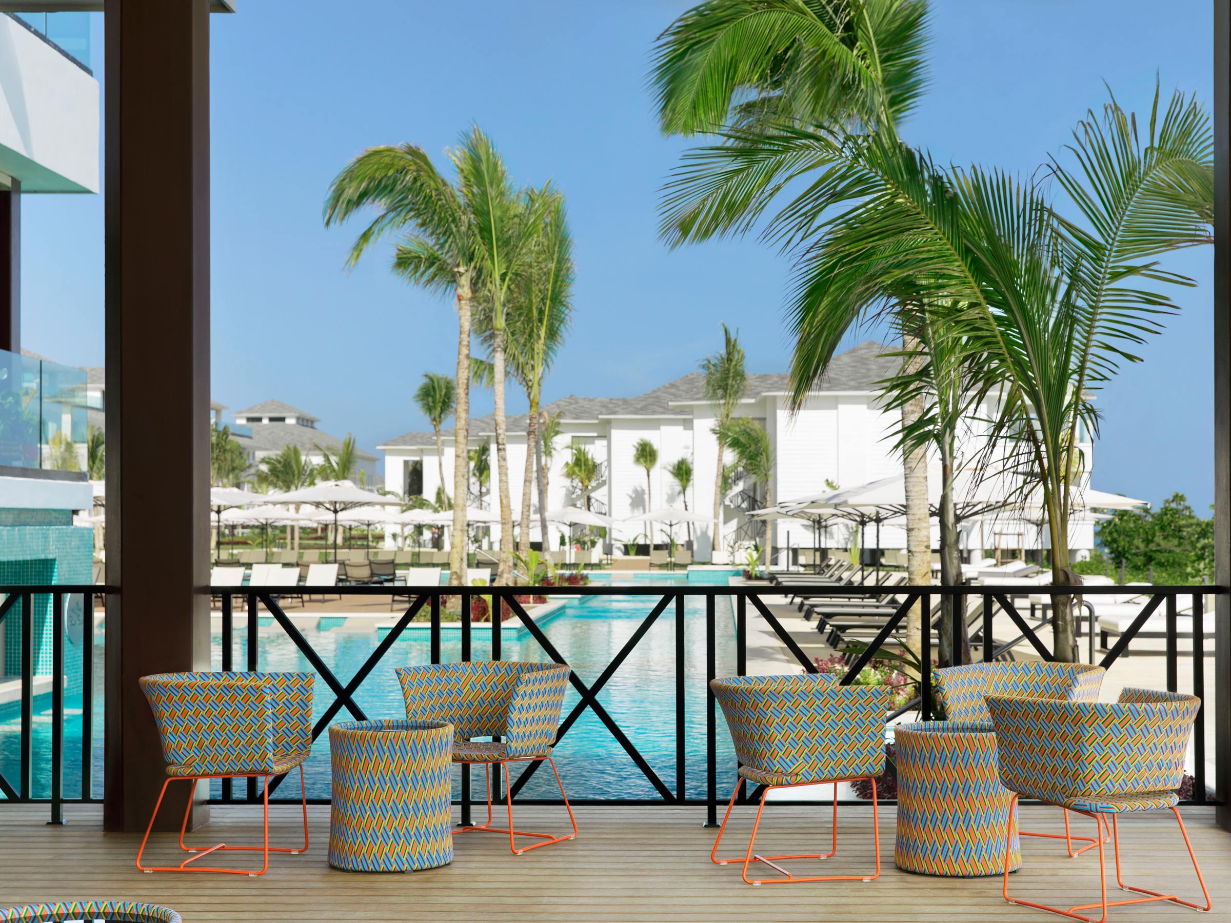Excellence Oyster Bay Pool Bar